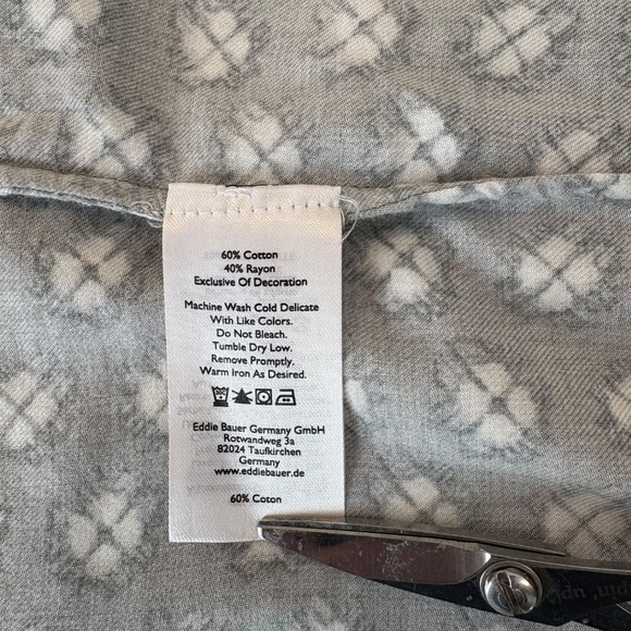 Eddie Bauer Sleeveless V-Neck Tank Olive With Geometric Print Sm - Picture 6 of 11